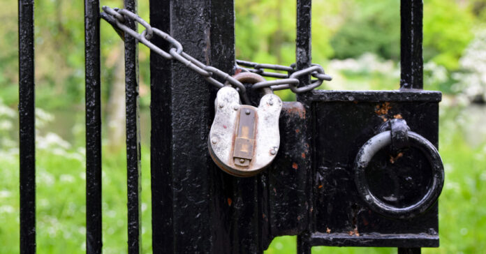 Zulegungen von Stiftungen können eine Möglichkeit sein, eine Stiftungsauflösung zu verhindern.