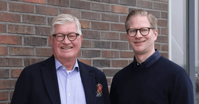 Georg Joachim Claussen (links) mit seinem Sohn Carl Johann Claussen. Foto: Claussen-Simon-Stiftung