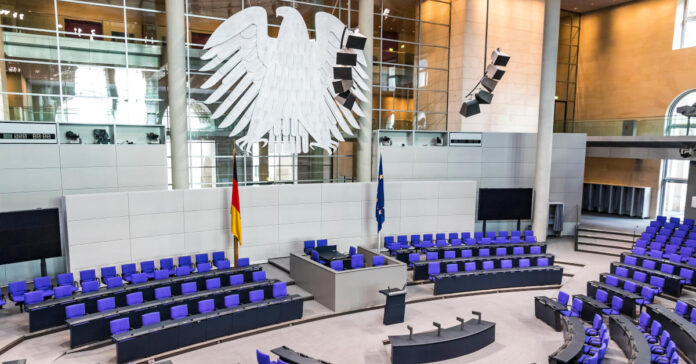 In der zweiten Septemberhälfte soll das Steueränderungsgesetz im Bundestag verabschiedet werden. Foto: katatonia/stock.adobe.com