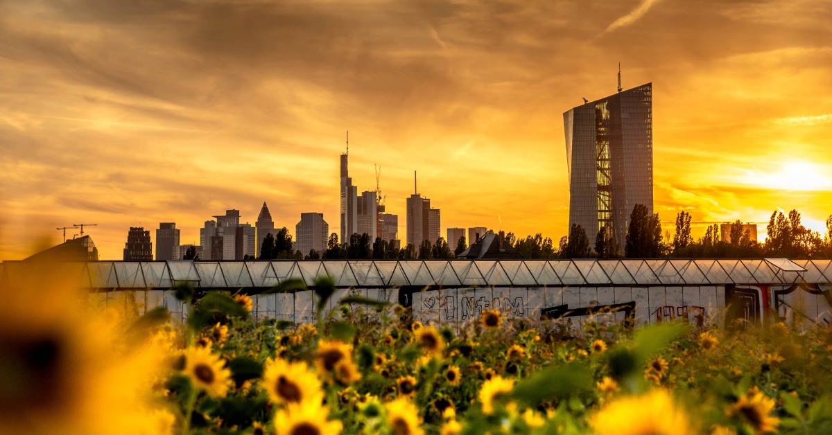 Nach dem Zinsschock von 2022, ausgelöst unter anderem durch die Europäische Zentralbank, blühte der Anleihenmarkt wieder auf. Foto: helmutvogler - stock.adobe.com