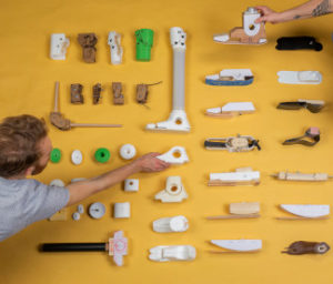 Viele der von der Ikea-Stiftung Schweiz geförderten Designer, Künstler und Architekten haben Möglichkeiten entworfen, ressourcensparend Alltagsgegenstände herzustellen.