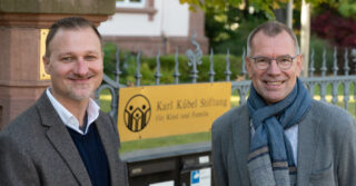 Ralf Tepel übergibt den Vorstand der Karl-Kübel-Stiftung an Daniel Heilmann.